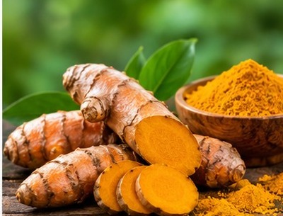 Fresh and powdered turmeric
